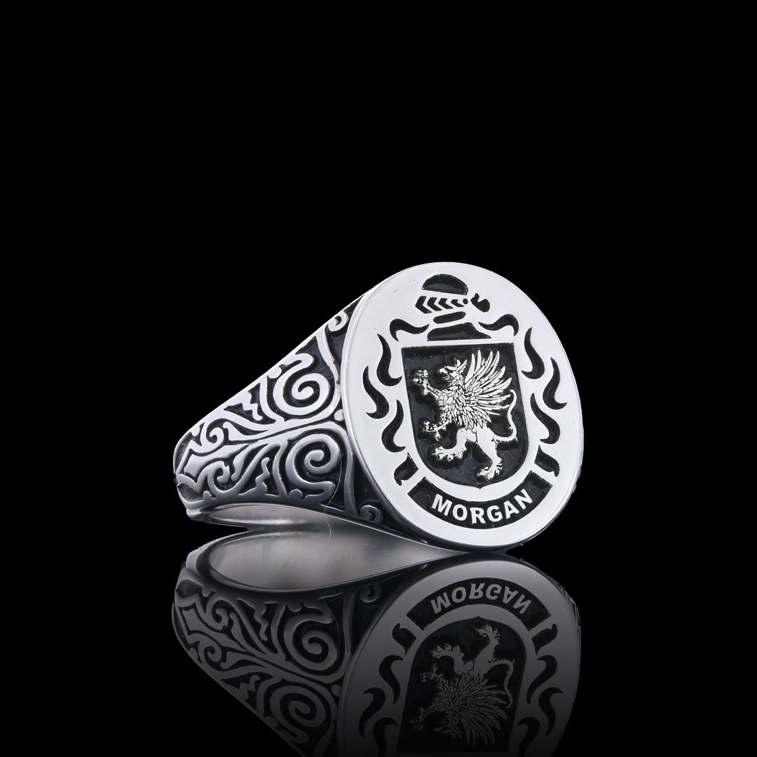 Duchess Crest Ring Oval