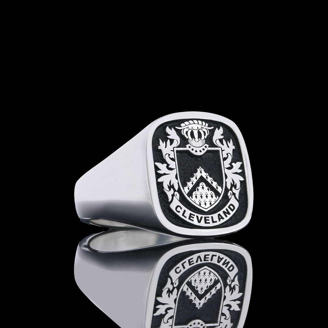 Baron Crest Ring Square