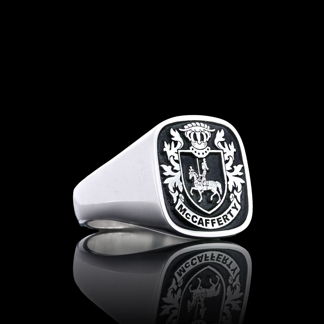 Baron Crest Ring Square