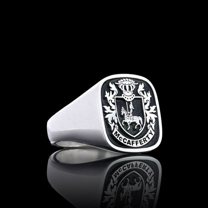 Baron Crest Ring Square