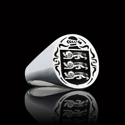 Knight Crest Ring Oval