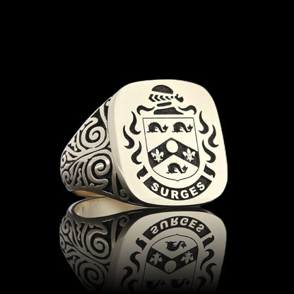 Duchess Crest Ring Square