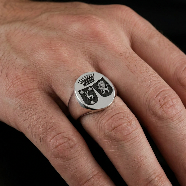 Marriage crest ring